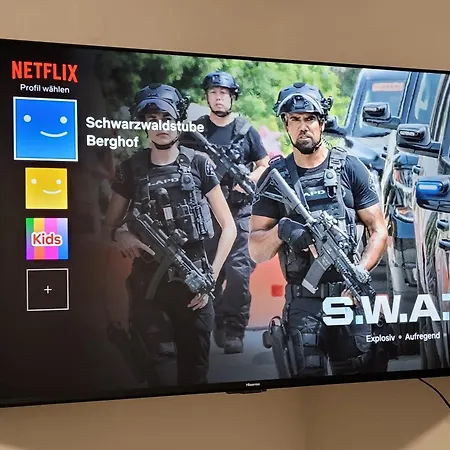 Pausiert Berghof Woerner Schwarzwaldstube Netflix Balkon Appartement